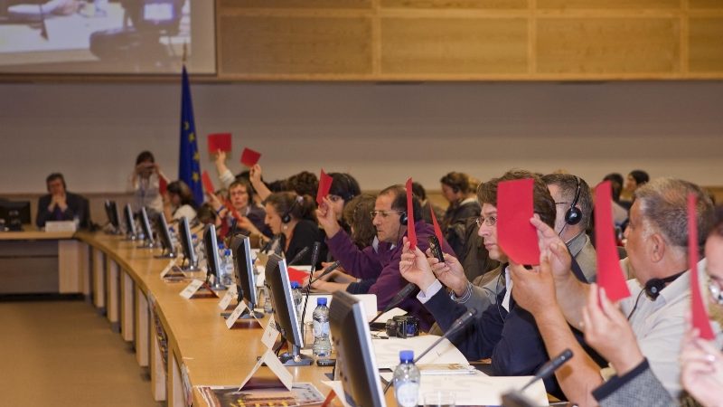 2012-pep-meeting-eu-commission-red-card-1kopie
