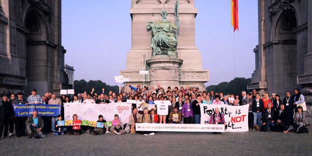 13th-meeting-family-picture-cropped